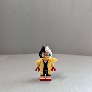 LEGO Disney Cruella de Vil Minifigure